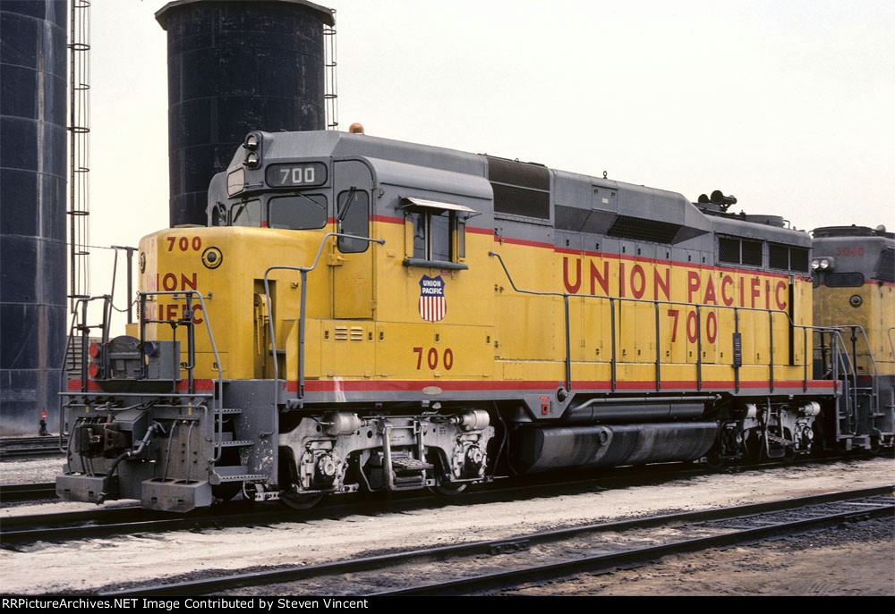 Union Pacific GP30 #700